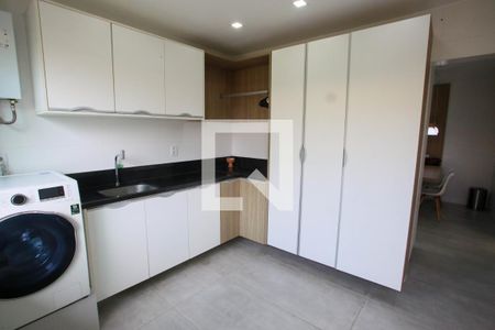 Casa à venda com 280m², 4 quartos e 5 vagas Casa à venda com 280m², 4 quartos e 5 vagasÁrea de Serviço