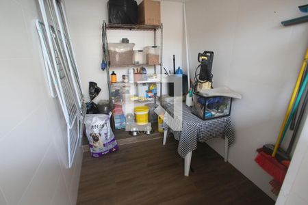 Casa à venda com 280m², 4 quartos e 5 vagas Casa à venda com 280m², 4 quartos e 5 vagasCanil