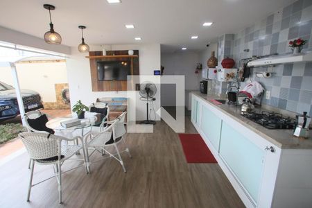 Casa à venda com 280m², 4 quartos e 5 vagas Casa à venda com 280m², 4 quartos e 5 vagasÁrea Gourmet