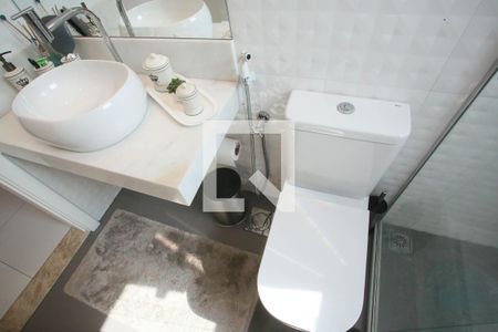 Casa à venda com 280m², 4 quartos e 5 vagas Casa à venda com 280m², 4 quartos e 5 vagasBanheiro Social