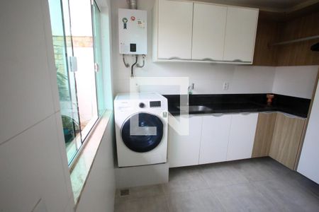 Casa à venda com 280m², 4 quartos e 5 vagas Casa à venda com 280m², 4 quartos e 5 vagasÁrea de Serviço