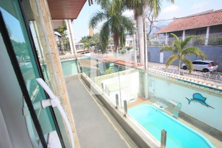 Casa à venda com 280m², 4 quartos e 5 vagas Casa à venda com 280m², 4 quartos e 5 vagasVaranda do Quarto 2