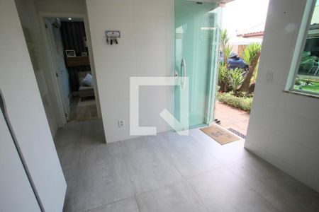 Casa à venda com 280m², 4 quartos e 5 vagas Casa à venda com 280m², 4 quartos e 5 vagasÁrea de Serviço
