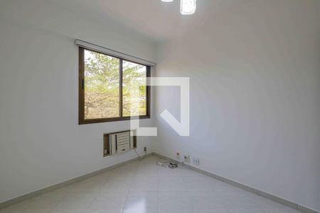 Apartamento à venda com 121m², 4 quartos e 2 vagasQuarto 3