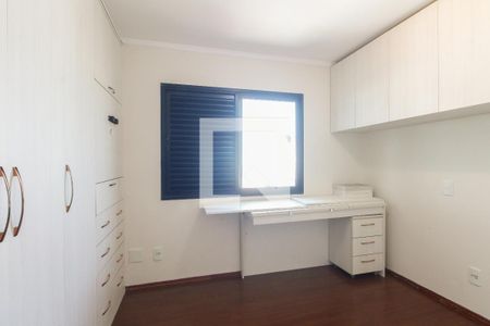 Apartamento à venda com 117m², 4 quartos e 4 vagasQuarto 2