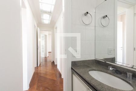 Apartamento à venda com 117m², 4 quartos e 4 vagasBanheiro Social 