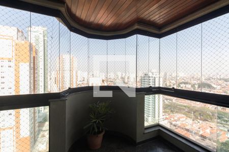 Apartamento à venda com 117m², 4 quartos e 4 vagasVaranda - Sala 