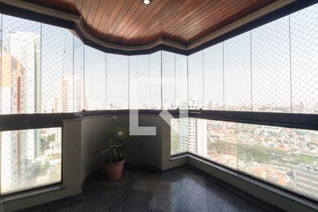 Apartamento à venda com 117m², 4 quartos e 4 vagasVaranda - Sala 