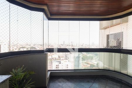 Apartamento à venda com 117m², 4 quartos e 4 vagasVaranda - Sala 