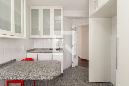 Apartamento à venda com 117m², 4 quartos e 4 vagasCozinha 