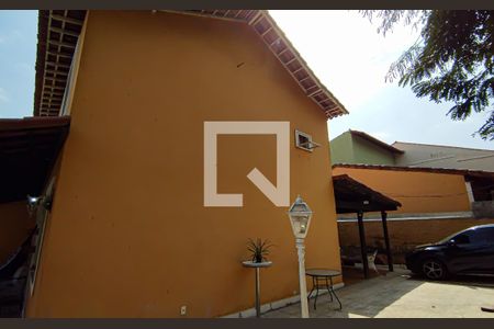 Casa à venda com 230m², 3 quartos e 2 vagaslateral da casa