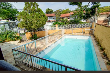 Casa à venda com 230m², 3 quartos e 2 vagasfrente da casa