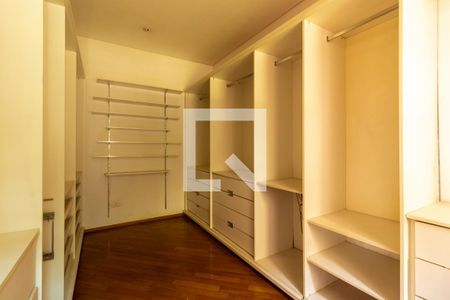 Casa para alugar com 280m², 5 quartos e 5 vagasCloset da suíte 2