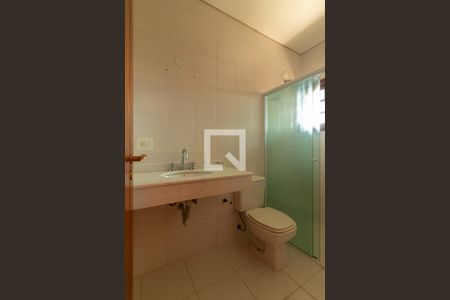 Casa para alugar com 280m², 5 quartos e 5 vagasBanheiro da Suíte 4