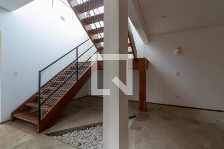 Casa para alugar com 280m², 5 quartos e 5 vagasHall