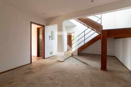 Casa para alugar com 280m², 5 quartos e 5 vagasHall