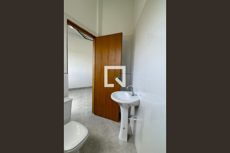Banheiro de kitnet/studio para alugar com 1 quarto, 19m² em Cidade Ariston Estela Azevedo, Carapicuíba