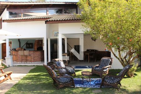 Casa de condomínio para alugar com 630m², 4 quartos e 5 vagasQuintal