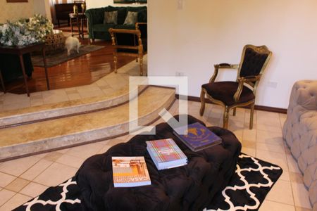 Casa de condomínio para alugar com 630m², 4 quartos e 5 vagasDetalhe