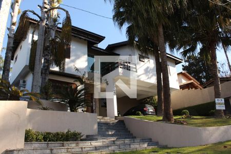 Casa de condomínio para alugar com 630m², 4 quartos e 5 vagasFachada