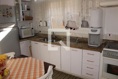 Casa de condomínio para alugar com 630m², 4 quartos e 5 vagasCozinha