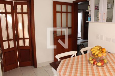 Casa de condomínio para alugar com 630m², 4 quartos e 5 vagasCozinha