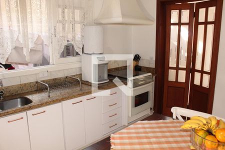 Casa de condomínio para alugar com 630m², 4 quartos e 5 vagasCozinha