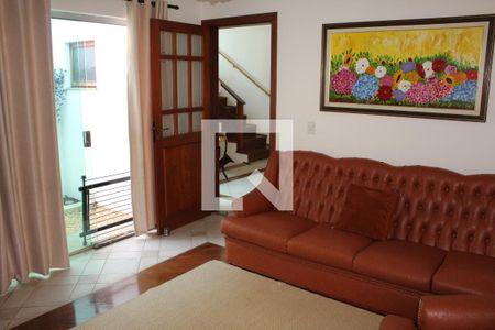 Casa de condomínio para alugar com 630m², 4 quartos e 5 vagasSala de TV