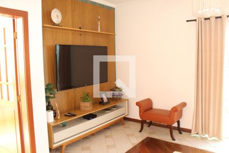 Casa de condomínio para alugar com 630m², 4 quartos e 5 vagasSala de TV