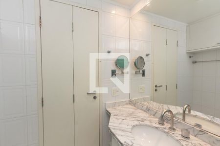 Apartamento para alugar com 105m², 3 quartos e 2 vagasBanheiro da Suíte