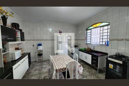 Casa à venda com 273m², 4 quartos e sem vaga Casa à venda com 273m², 4 quartos e sem vagaCozinha Edícula 2