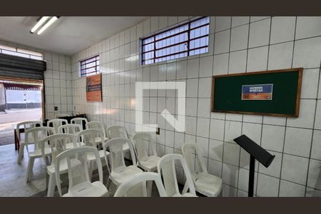 Casa à venda com 273m², 4 quartos e sem vaga Casa à venda com 273m², 4 quartos e sem vagaÁrea Externa