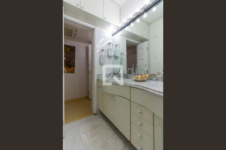 Apartamento à venda com 160m², 2 quartos e 1 vaga Apartamento à venda com 160m², 2 quartos e 1 vagaBanheiro da Suíte