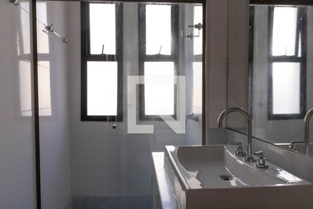 Apartamento para alugar com 179m², 4 quartos e 2 vagas Apartamento para alugar com 179m², 4 quartos e 2 vagasBanheiro da Suíte 2