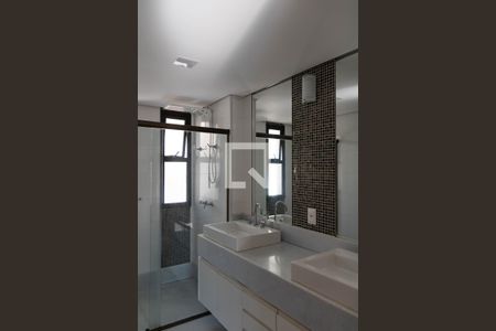 Apartamento para alugar com 179m², 4 quartos e 2 vagas Apartamento para alugar com 179m², 4 quartos e 2 vagasBanheiro da Suíte 1