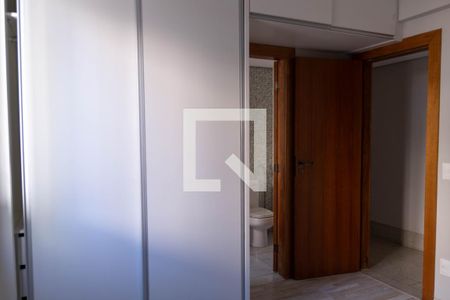 Apartamento para alugar com 179m², 4 quartos e 2 vagas Apartamento para alugar com 179m², 4 quartos e 2 vagasSuíte 2
