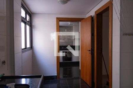 Apartamento para alugar com 179m², 4 quartos e 2 vagas Apartamento para alugar com 179m², 4 quartos e 2 vagasÁrea de Serviço