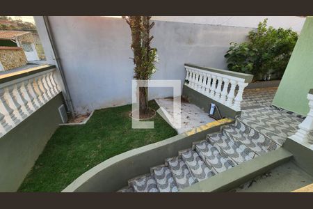 Casa à venda com 187m², 4 quartos e 2 vagas Casa à venda com 187m², 4 quartos e 2 vagasQuintal