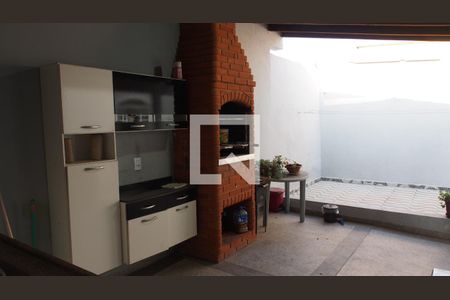Casa à venda com 187m², 4 quartos e 2 vagasChurrasqueira