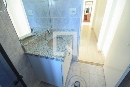 Apartamento à venda com 57m², 2 quartos e 1 vaga Apartamento à venda com 57m², 2 quartos e 1 vagaBanheiro