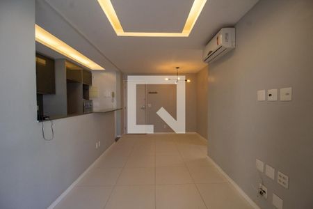 Sala de apartamento para alugar com 2 quartos, 70m² em Recreio dos Bandeirantes, Rio de Janeiro