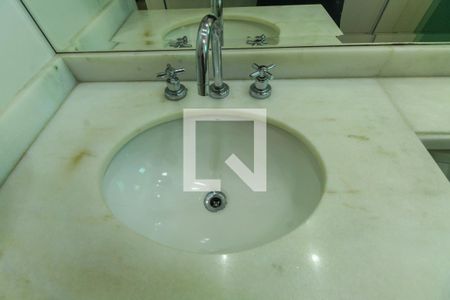 Apartamento para alugar com 76m², 2 quartos e 2 vagas Apartamento para alugar com 76m², 2 quartos e 2 vagasBanheiro da Suíte