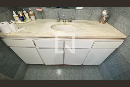 Apartamento para alugar com 250m², 4 quartos e 2 vagasBanheiro Social