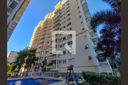 Apartamento à venda com 80m², 3 quartos e 1 vaga Apartamento à venda com 80m², 3 quartos e 1 vagaPiscina