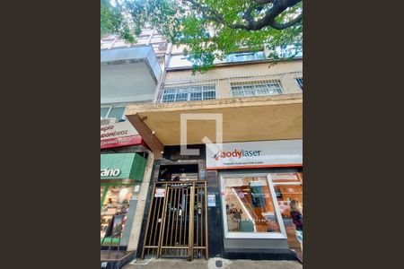 Apartamento à venda com 105m², 3 quartos e 1 vaga Apartamento à venda com 105m², 3 quartos e 1 vagaFachada com cartaz QA