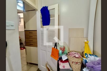 Apartamento à venda com 105m², 3 quartos e 1 vaga Apartamento à venda com 105m², 3 quartos e 1 vagaQuarto serviço