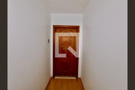Apartamento à venda com 105m², 3 quartos e 1 vaga Apartamento à venda com 105m², 3 quartos e 1 vagaHall
