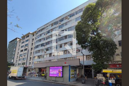 Apartamento à venda com 85m², 2 quartos e sem vagaFachada e portaria