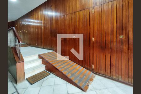 Apartamento à venda com 85m², 2 quartos e sem vagaFachada e portaria