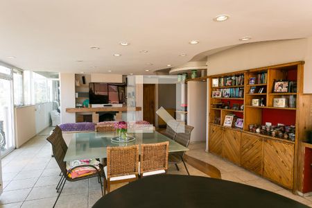 Apartamento à venda com 450m², 5 quartos e 4 vagas Apartamento à venda com 450m², 5 quartos e 4 vagascobertura